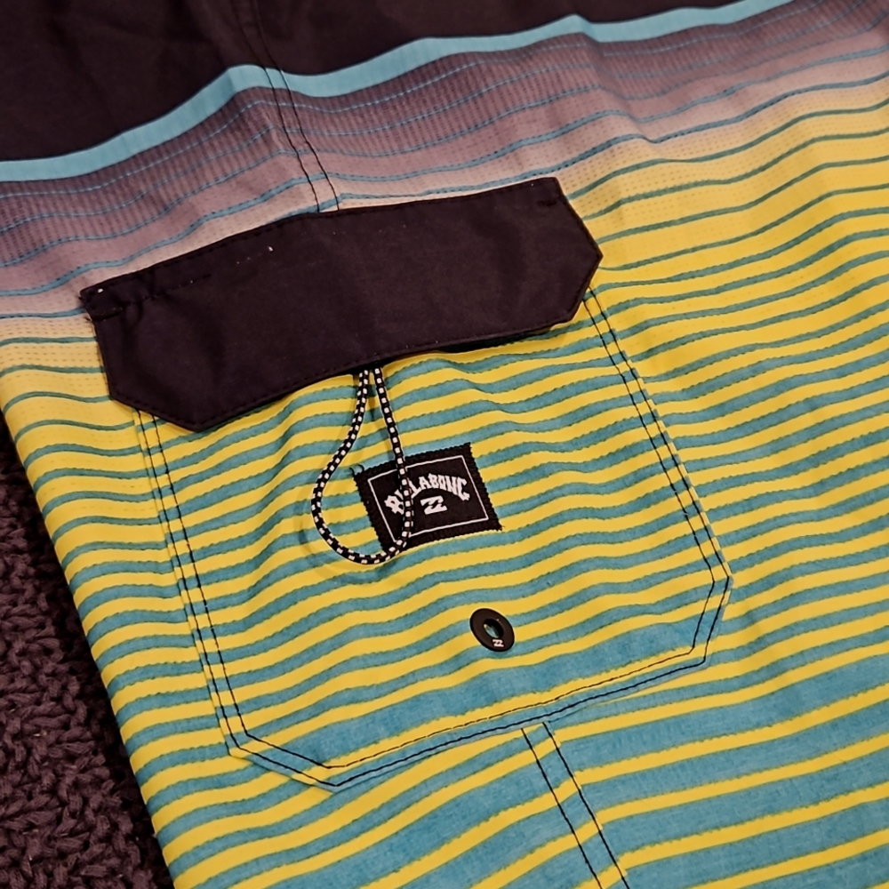 Billabong Boardshort Size 34 - Picture 3 of 4
